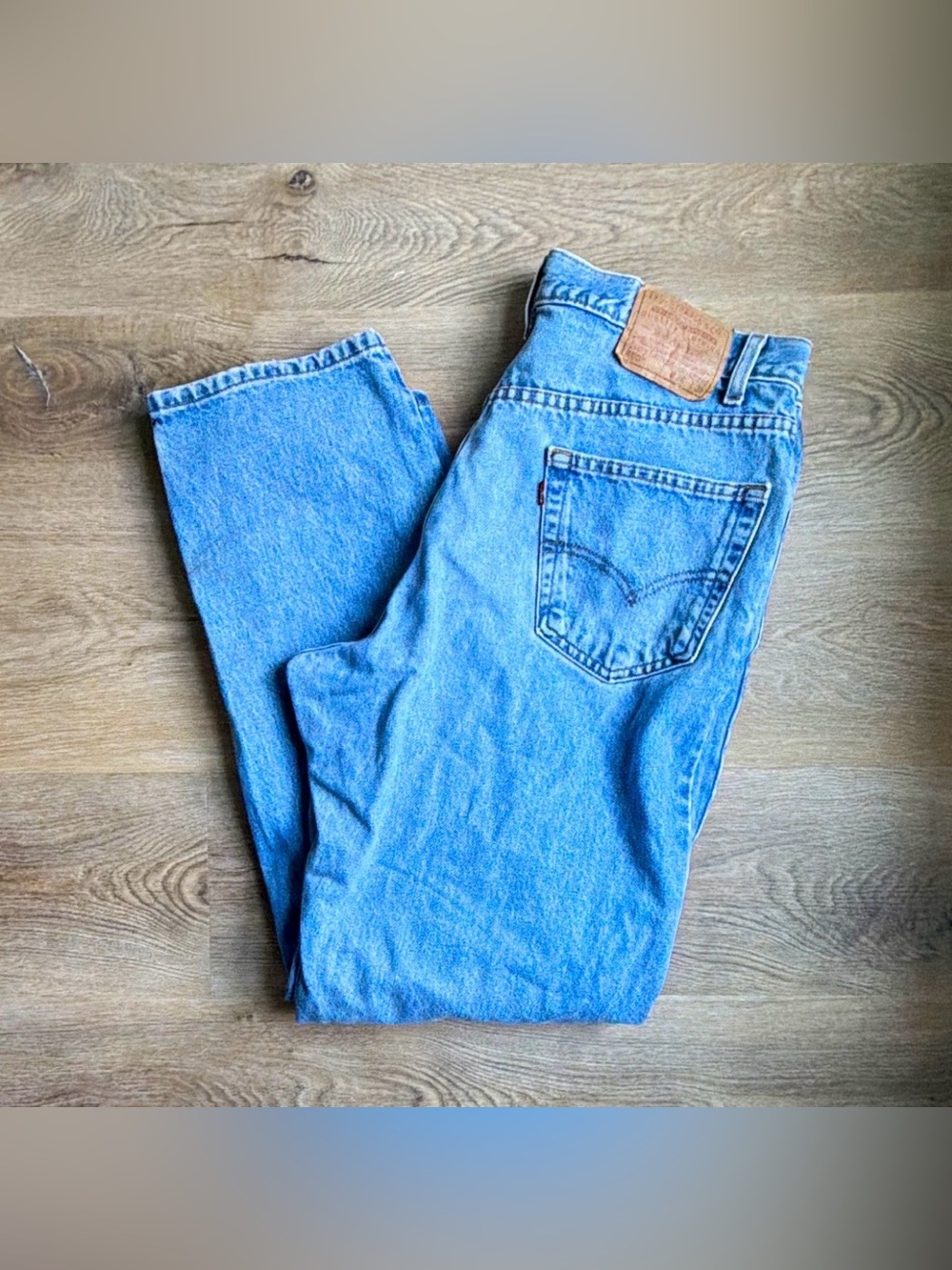 Vintage Levi's 550 Y2K 36x31 Relaxed Fit Light Wash Paper Tag Distressed (2001)